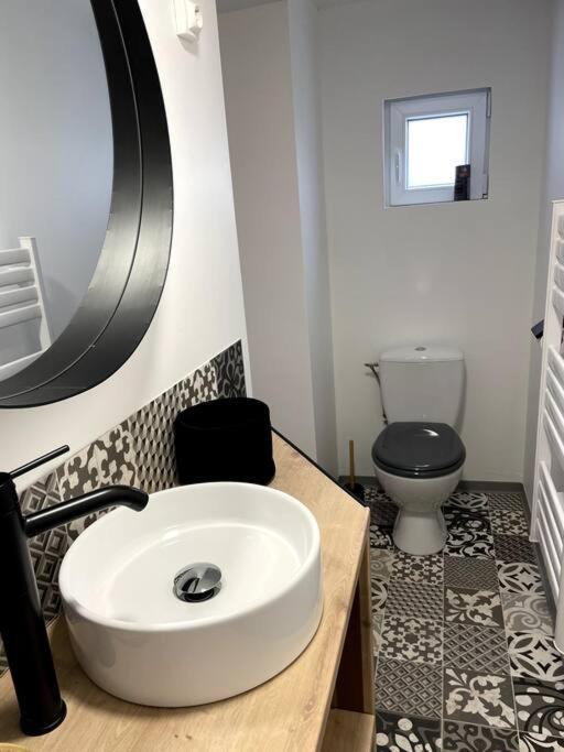Bel Appartement Sur Cour Plein Centre Ville Et Parking Moulins  Exteriör bild